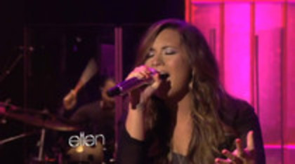Demi Lovato Performs Skyscraper on the Ellen Show (693)