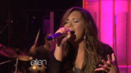 Demi Lovato Performs Skyscraper on the Ellen Show (695)