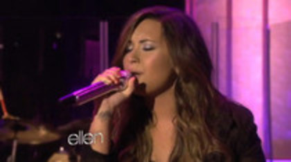 Demi Lovato Performs Skyscraper on the Ellen Show (704)