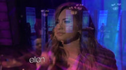 Demi Lovato Performs Skyscraper on the Ellen Show (708)