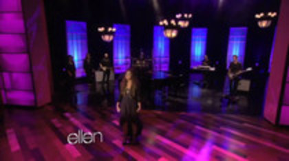 Demi Lovato Performs Skyscraper on the Ellen Show (712)