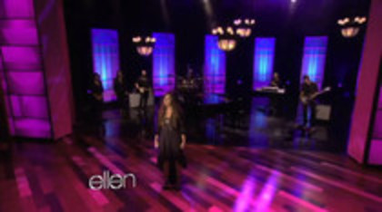 Demi Lovato Performs Skyscraper on the Ellen Show (713)
