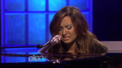Demi Lovato Performs Skyscraper on the Ellen Show (720)