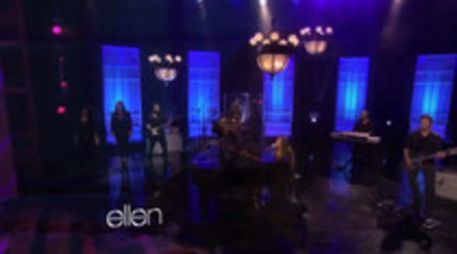 Demi Lovato Performs Skyscraper on the Ellen Show (747)