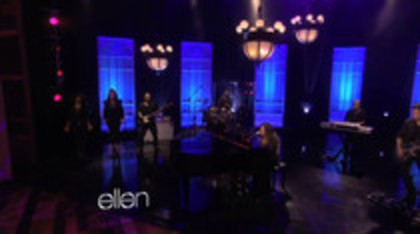 Demi Lovato Performs Skyscraper on the Ellen Show (750)