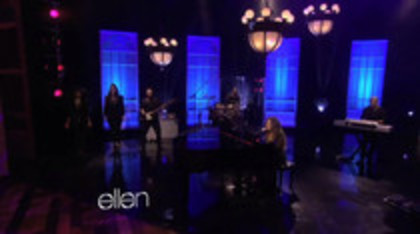 Demi Lovato Performs Skyscraper on the Ellen Show (752)