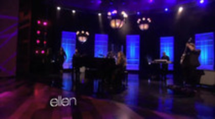 Demi Lovato Performs Skyscraper on the Ellen Show (781)