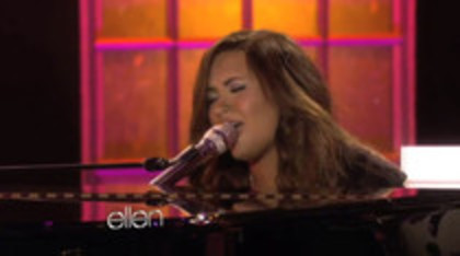 Demi Lovato Performs Skyscraper on the Ellen Show (812)
