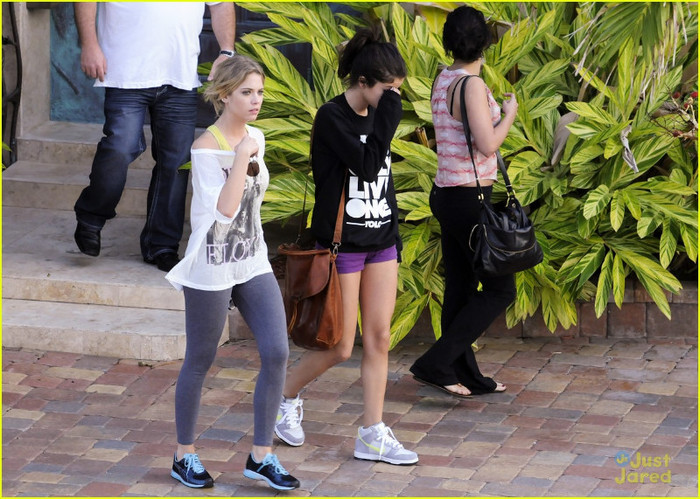 ashley-vanessa-selena-breakers-set-05