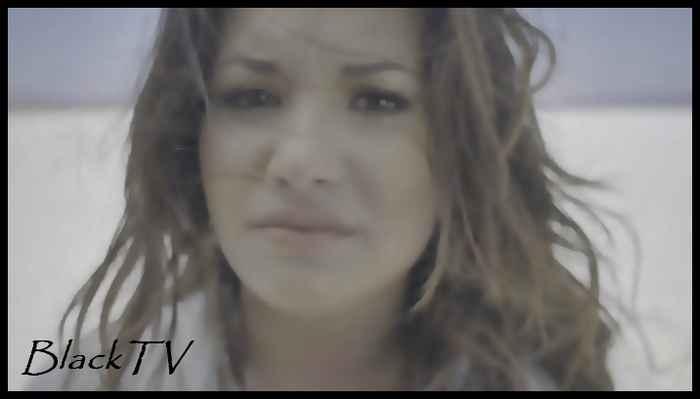 . . . [incepu si mai tare sa planga]