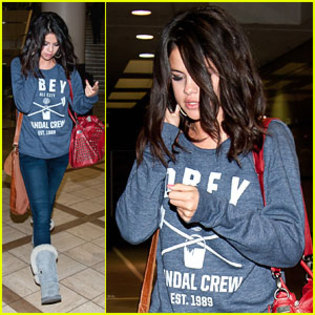 selena-gomez-call-lax - Selena Gomez Back for Justin Biebers Birthday Party