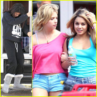 vanessa-ashley-selena-spring - Vanessa Hudgens and Ashley Benson Blonde Springs Breakers