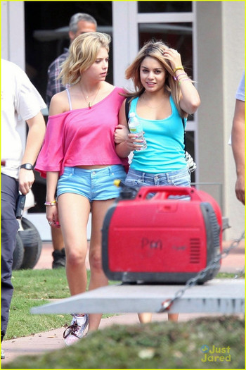 vanessa-ashley-selena-spring-08 - Vanessa Hudgens and Ashley Benson Blonde Springs Breakers