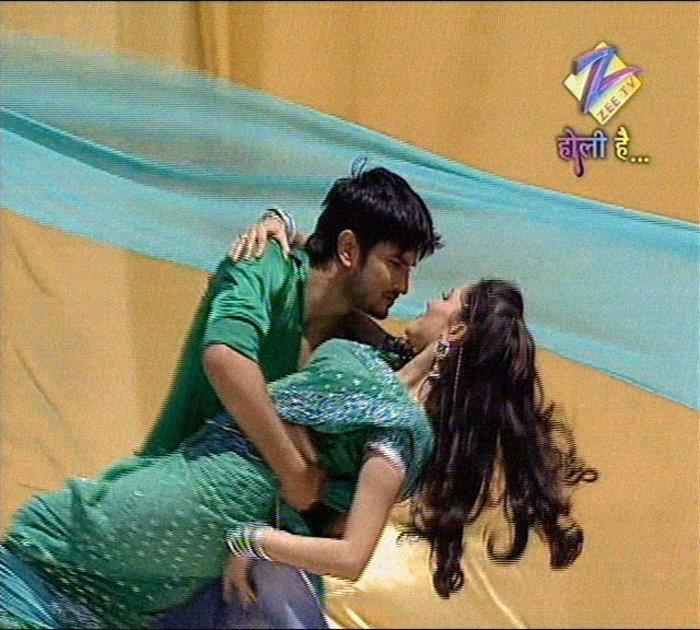 Suflete pereche in Love [201] - PAVITRA RISHTA-Suflete pereche