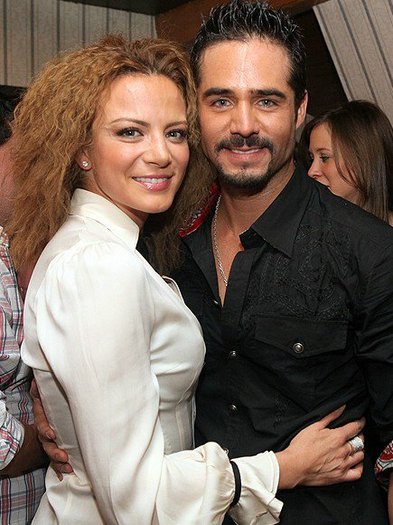 Silvia Navarro si Jose Ron