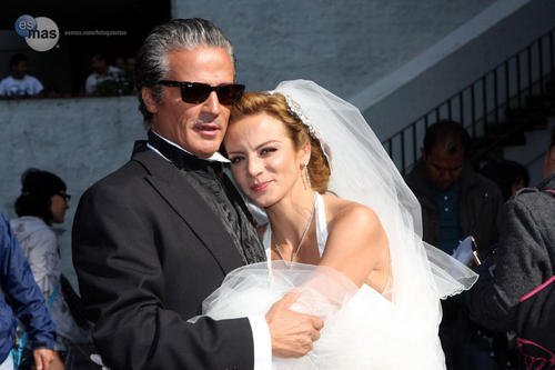 Rene Casados si Silvia Navarro