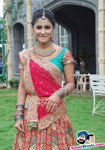407842_278452585541654_100001307447591_746482_1902792595_n - Akshara-Hina Khan