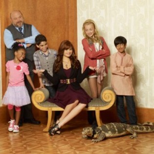 debby-ryan-jessie-cast-400 - disney 6