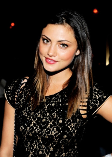 600full-phoebe-tonkin1 - disney 6