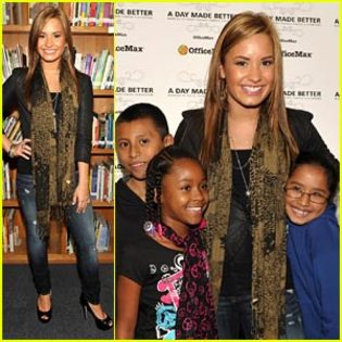demi-lovato-made-better - disney2012