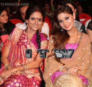 386376_329759980371339_100000120199060_1436824_2006754936_n - sara khan 3
