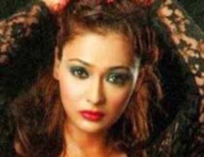 65571723_UHEGKSK3 - sara khan 3