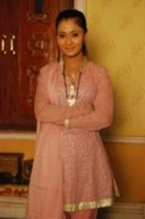 48275472_FJIRLARHZ - sara khan