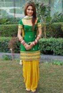 22976123558877980617317 - sara khan