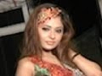 defaultCAW76A0N - sara khan
