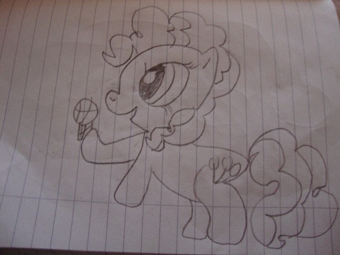 my litle poni - ce deseneaza Giulia