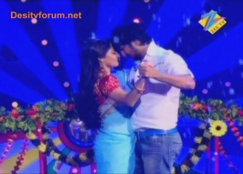 Archana & Manav in Love [25]