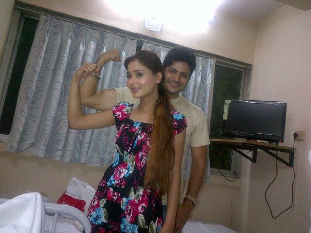 Sara Khan in Love [245]