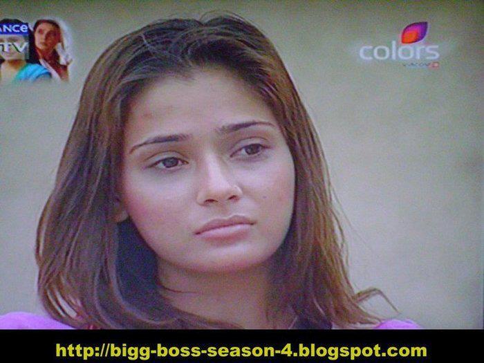 Sara Khan in Love [269]