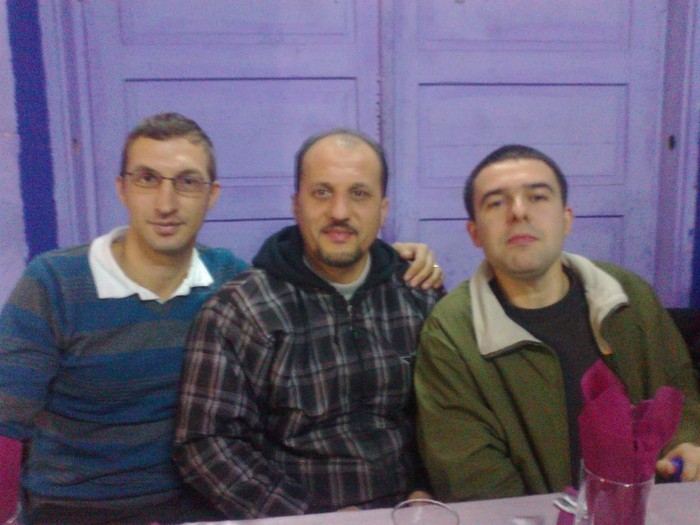 de la stanga la dreapta:eu,Stefan Gheorghe(Stefan Ionut&tatal) si Draghici Alexandru-prietenul si ma; la premiere club Cobia 2011
