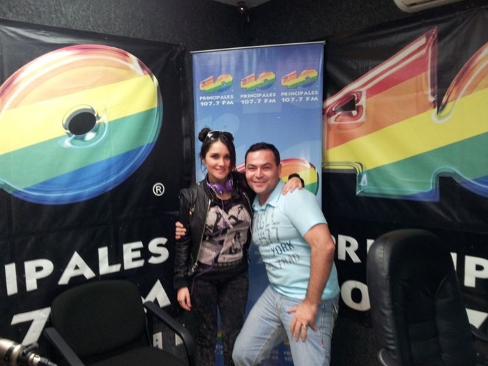 513b7a6b300c4a58b4b3fa2b8e294dff - 1-Dulce Maria La radio Los 40 Principales Tijuana-1