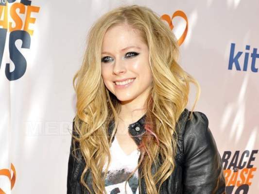 avril-lavigne-schimbare-de-look-interesanta.-cantareata-a-renuntat-la-imaginea-de-adolescenta-rebela - Special for siis