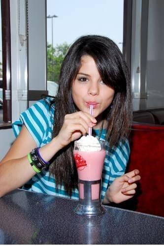 Selena poza 6 - poze cu Selena Gomez