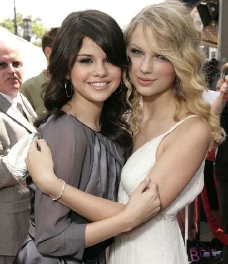 Selena poza 295 - poze cu Selena Gomez