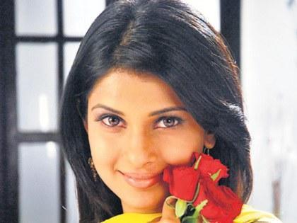 Jenifer Winget-Dr.Riddhima Gupta 3