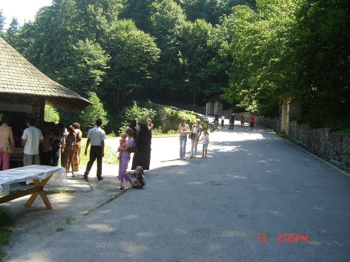 26 - la manastirea Tismana