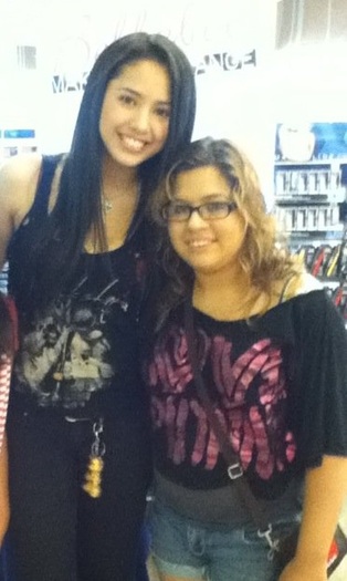 285432_195238687199634_100001405138497_573807_424288_n - jasmine V3