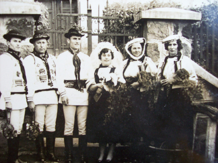 Casatoria lui Romanita Ioan cu Rodica Vocila ,nasi mari Sica N.si Corneli ,nasi mici,Baia G. si Mari - POZE VECHI DIN PALOS ARDEAL