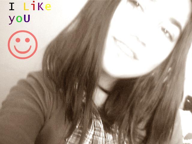 Haide repede mai incolo sa nu isi de-a seama ca am ascultat...