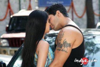 394161_307678935946491_286606504720401_812779_552303953_n - 0-Amit Tandon