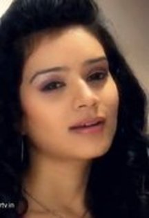 poza 34 - Sukirti Kandpal