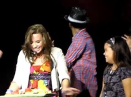 Fans wish Demi a happy 18th birthday (35)