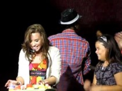 Fans wish Demi a happy 18th birthday (36)