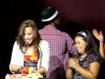 Fans wish Demi a happy 18th birthday (37)