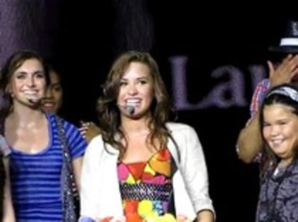 Fans wish Demi a happy 18th birthday (77)