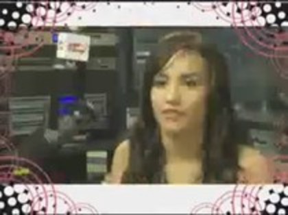 Follow Demi Lovato With AT and T Updates (37)